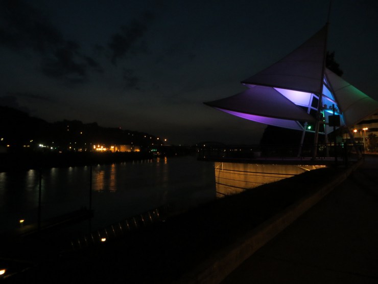 15370720401_d902b689ee_h